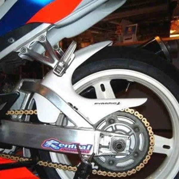 Pyramid Gloss White Rear fender Suzuki GSXR1000 2001-2002
