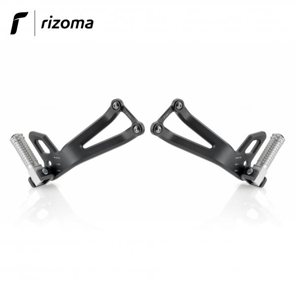Kit supporti pedane Rizoma colore nero per Yamaha MT09 / MT10 / Tracer 900 2014> / XSR900 2016>