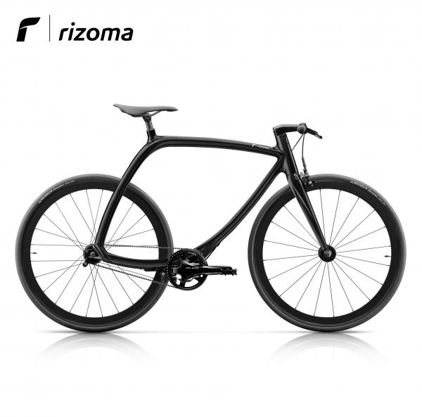 Bicicletta Rizoma R77 Metropolitan Bike con telaio in carbonio verniciato in nero lucido
